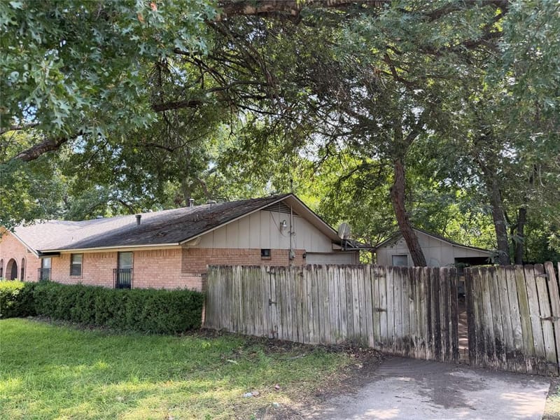 424 Lakewood Drive, DeSoto TX 75115 - Photo 4