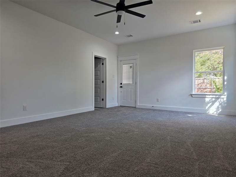 2638 Seevers Avenue, Dallas TX 75216 - Photo 8