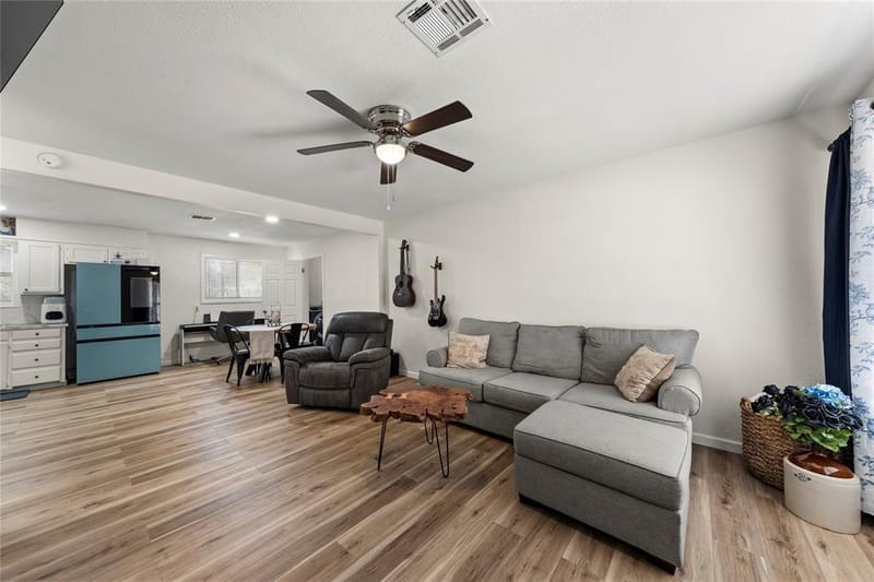 140 Shirley Drive, Lacy Lakeview TX 76705 - Photo 3