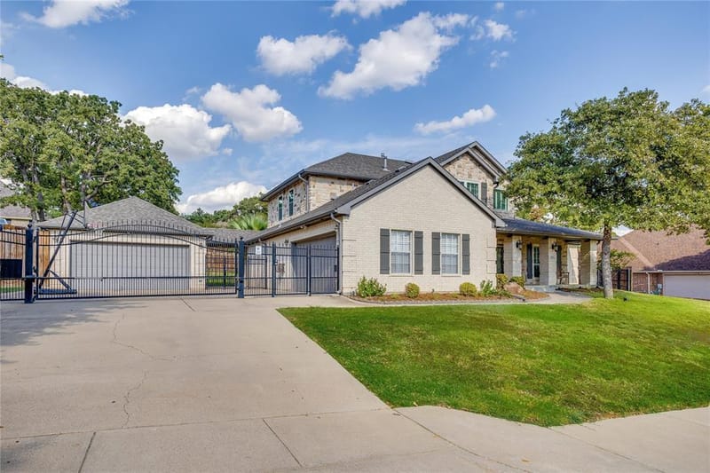 908 Bridle Path, Burleson TX 76028 - Photo 6