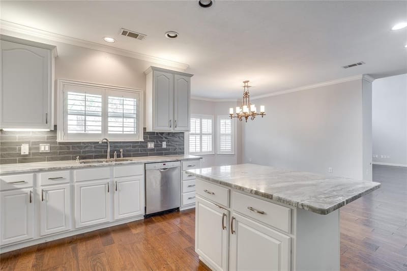 908 Bridle Path, Burleson TX 76028 - Photo 18