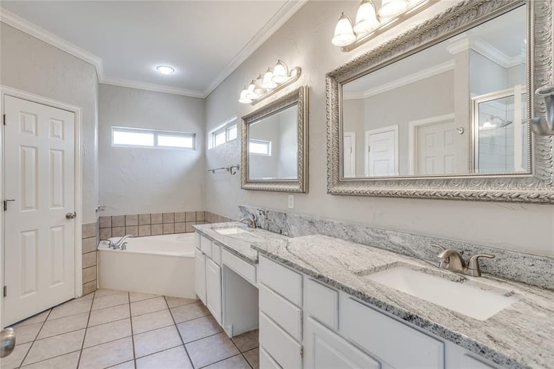 908 Bridle Path, Burleson TX 76028 - Photo 25