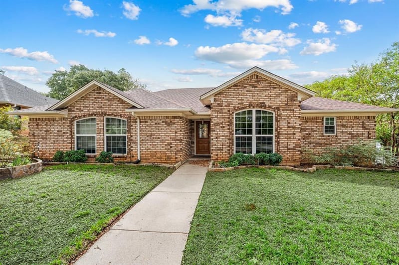 3804 Berkshire Court, Bedford TX 76021 - Photo 6