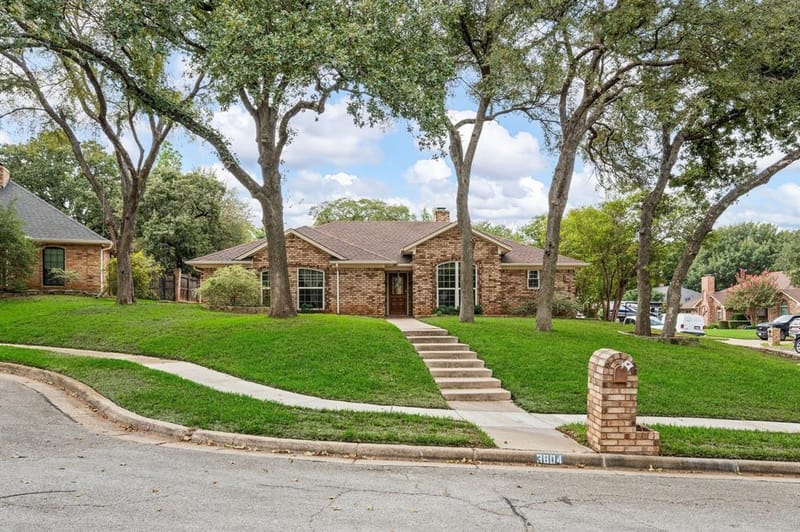 3804 Berkshire Court, Bedford TX 76021