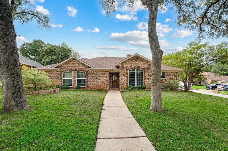 3804 Berkshire Court, Bedford TX 76021 - Photo 5