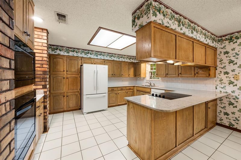 3804 Berkshire Court, Bedford TX 76021 - Photo 14