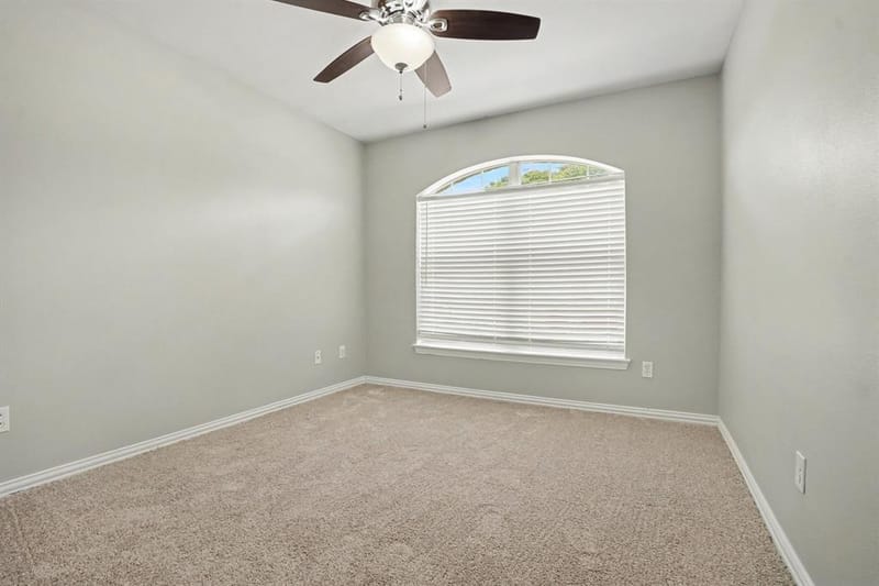 104 Camden Court, Irving TX 75061 - Photo 12