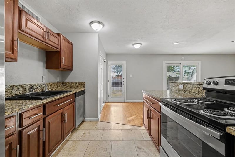 5312 Slay Drive, The Colony TX 75056 - Photo 7