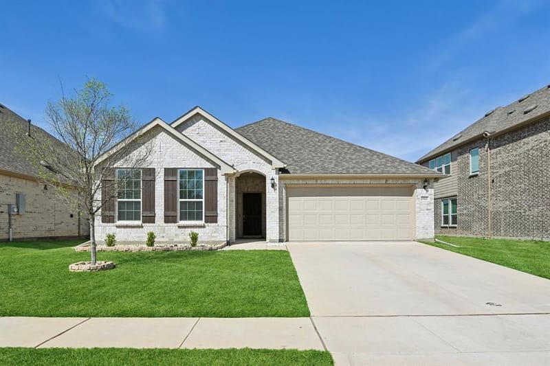 1521 Quentin Drive, Aubrey TX 76227 - Photo 2