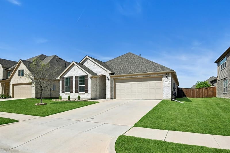 1521 Quentin Drive, Aubrey TX 76227 - Photo 3
