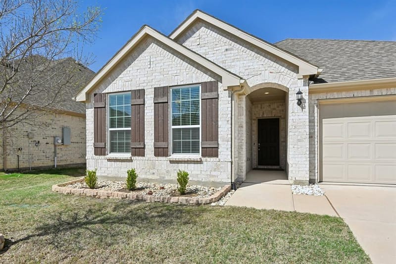 1521 Quentin Drive, Aubrey TX 76227 - Photo 5