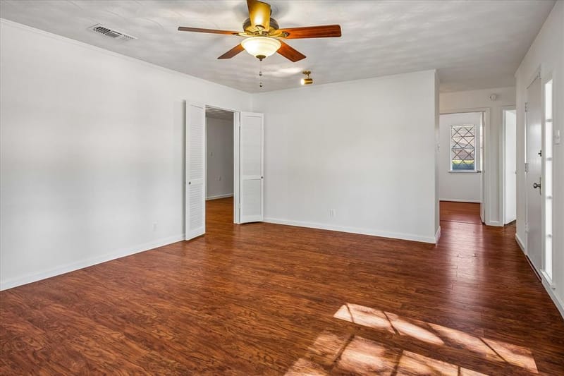 1228 Farnham Court E, Irving TX 75062 - Photo 7