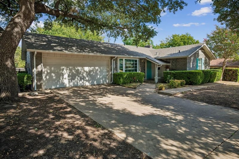 1228 Farnham Court E, Irving TX 75062 - Photo 3