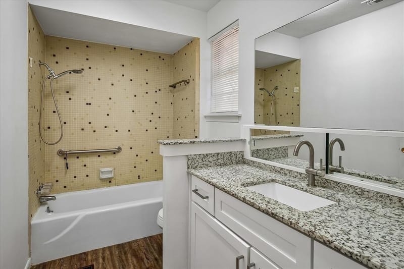 1228 Farnham Court E, Irving TX 75062 - Photo 32
