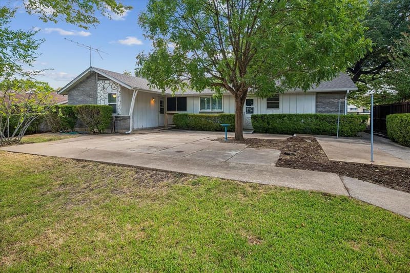 1228 Farnham Court E, Irving TX 75062 - Photo 35