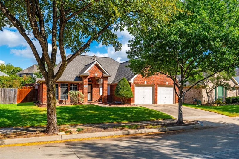 5457 Navajo Bridge Trail, Fort Worth TX 76137 - Photo 2