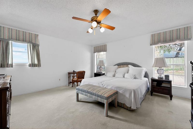 704 Castlewood Lane, Arlington TX 76012 - Photo 23