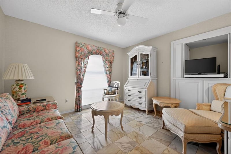 704 Castlewood Lane, Arlington TX 76012 - Photo 19