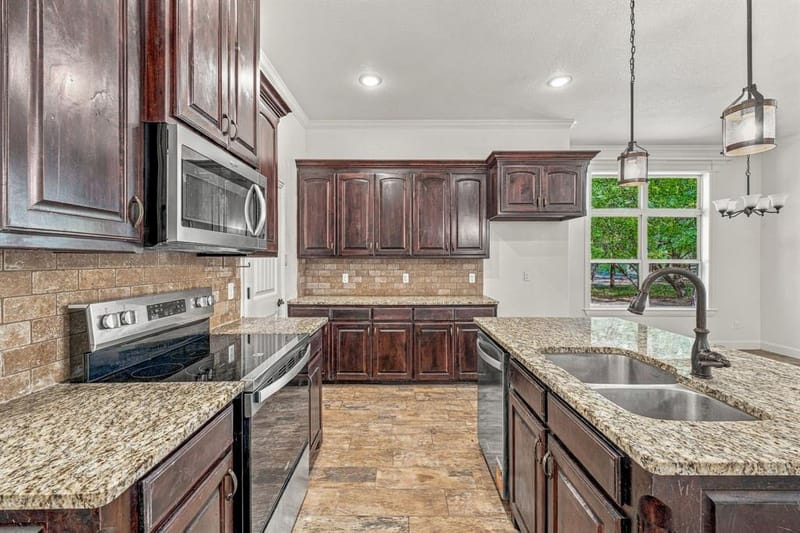 9313 Apache Trail, Rio Vista TX 76093 - Photo 7