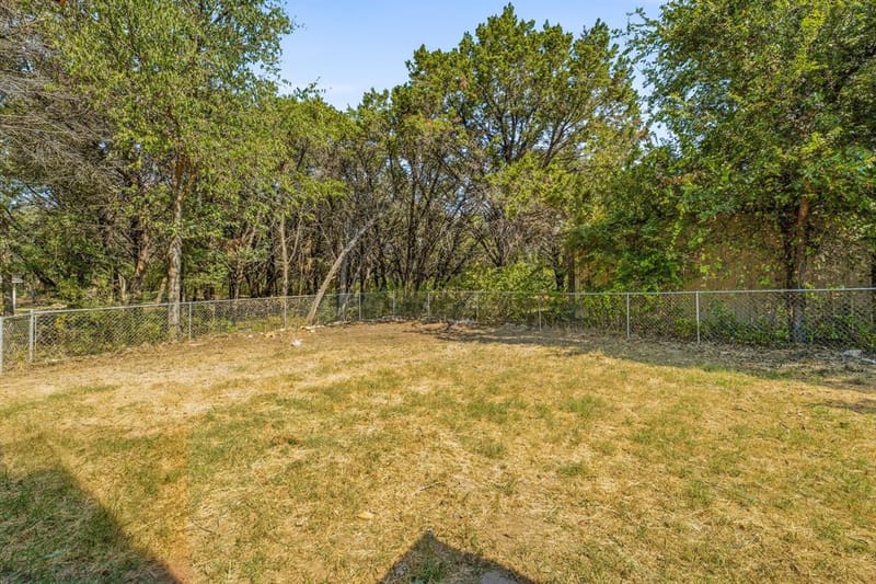 9313 Apache Trail, Rio Vista TX 76093 - Photo 30