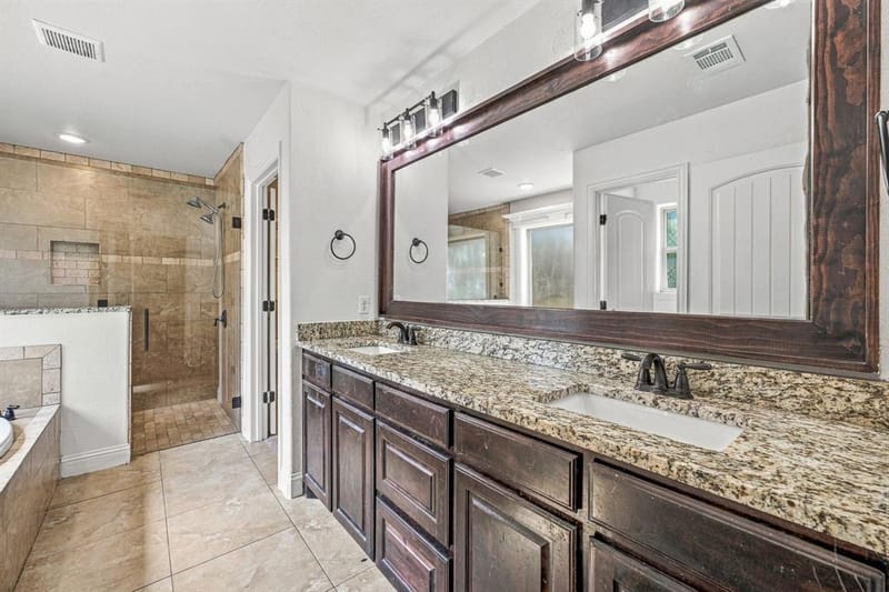 9313 Apache Trail, Rio Vista TX 76093 - Photo 18