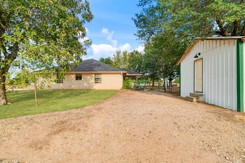 209 Farm Road 2352, Honey Grove TX 75446 - Photo 23