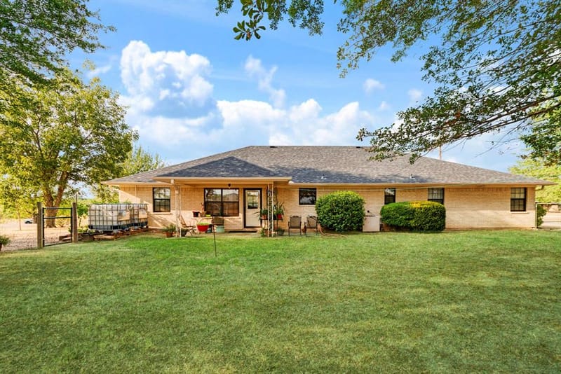 209 Farm Road 2352, Honey Grove TX 75446 - Photo 26
