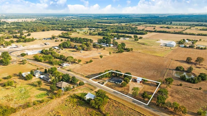 209 Farm Road 2352, Honey Grove TX 75446 - Photo 32