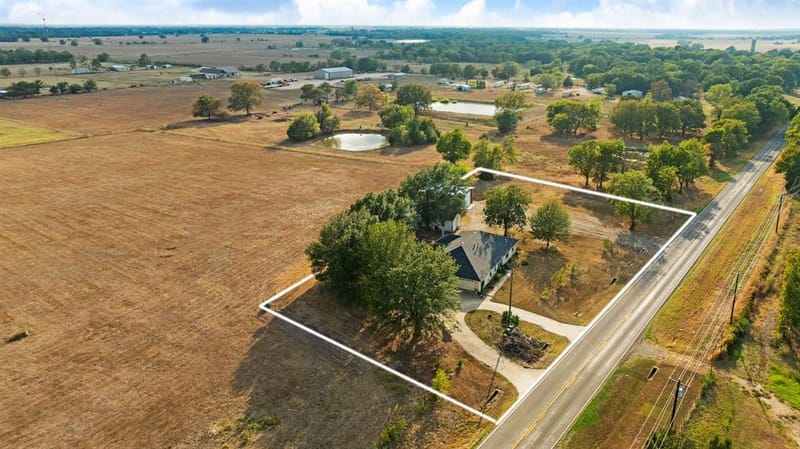 209 Farm Road 2352, Honey Grove TX 75446 - Photo 35