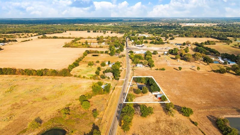209 Farm Road 2352, Honey Grove TX 75446 - Photo 31