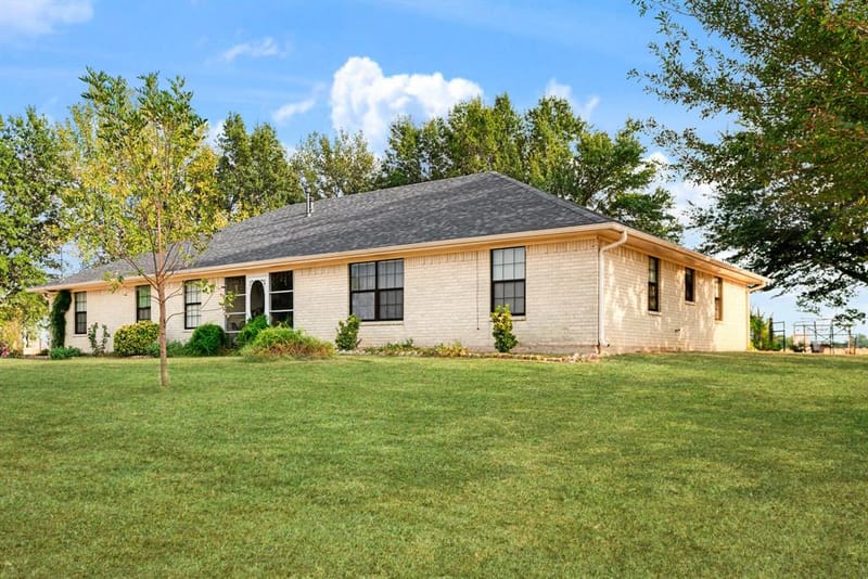 209 Farm Road 2352, Honey Grove TX 75446 - Photo 29