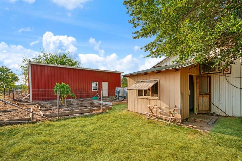 209 Farm Road 2352, Honey Grove TX 75446 - Photo 21