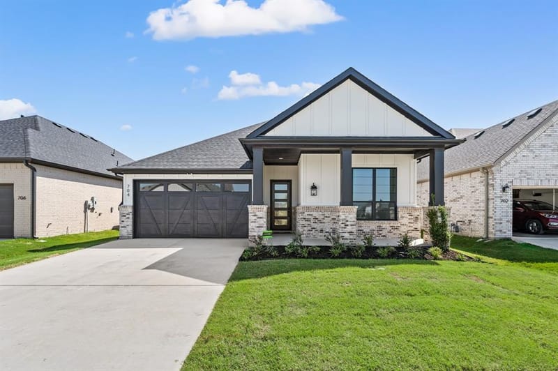704 Blackbird Drive, Aledo TX 76008