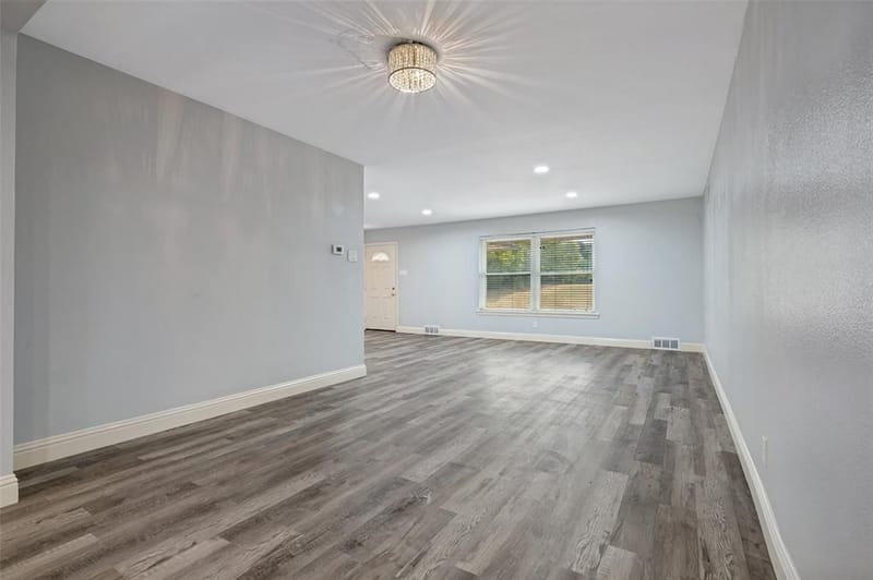 1585 E Kiest Boulevard, Dallas TX 75216 - Photo 7