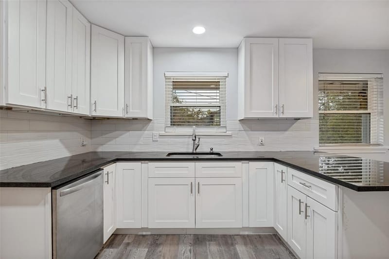 1585 E Kiest Boulevard, Dallas TX 75216 - Photo 9