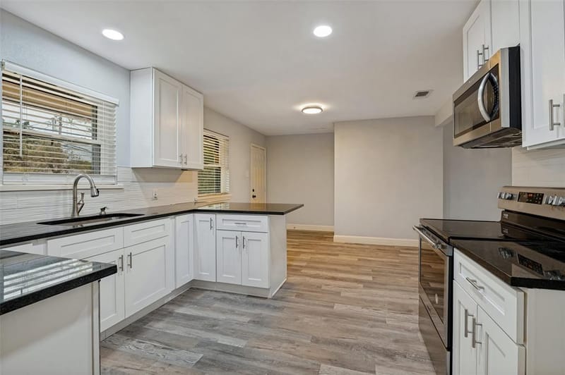 1585 E Kiest Boulevard, Dallas TX 75216 - Photo 10