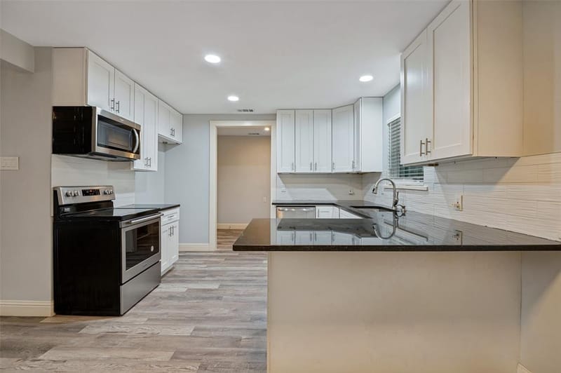 1585 E Kiest Boulevard, Dallas TX 75216 - Photo 11