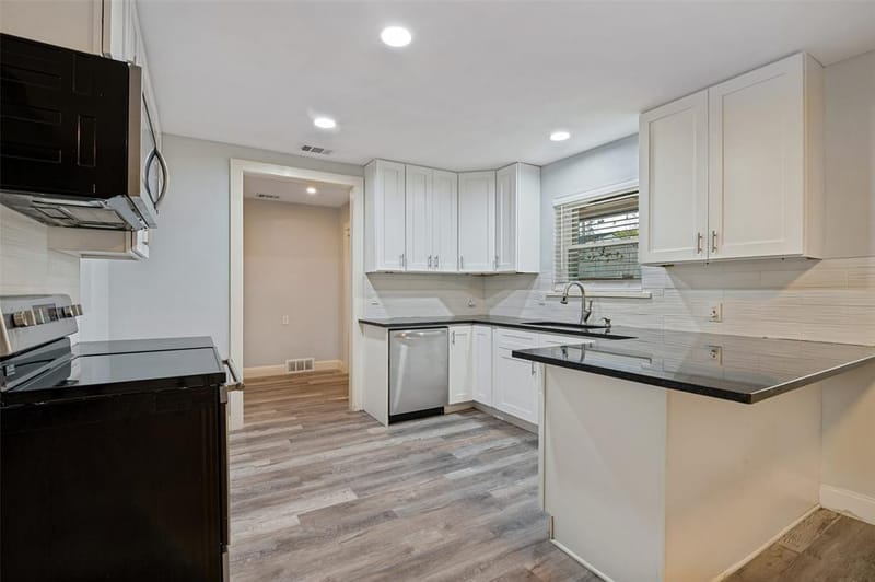 1585 E Kiest Boulevard, Dallas TX 75216 - Photo 8