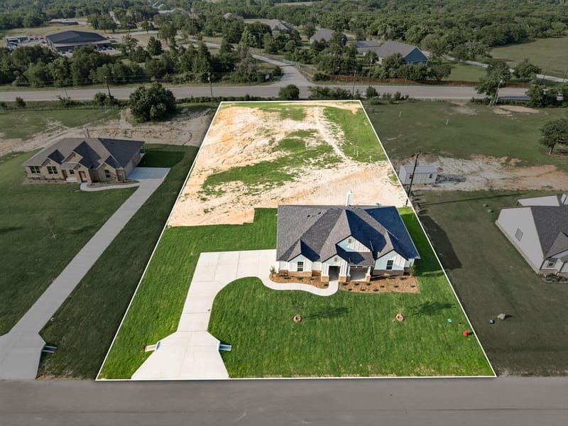 116 Park Hurst Drive, Boyd TX 76023 - Photo 2