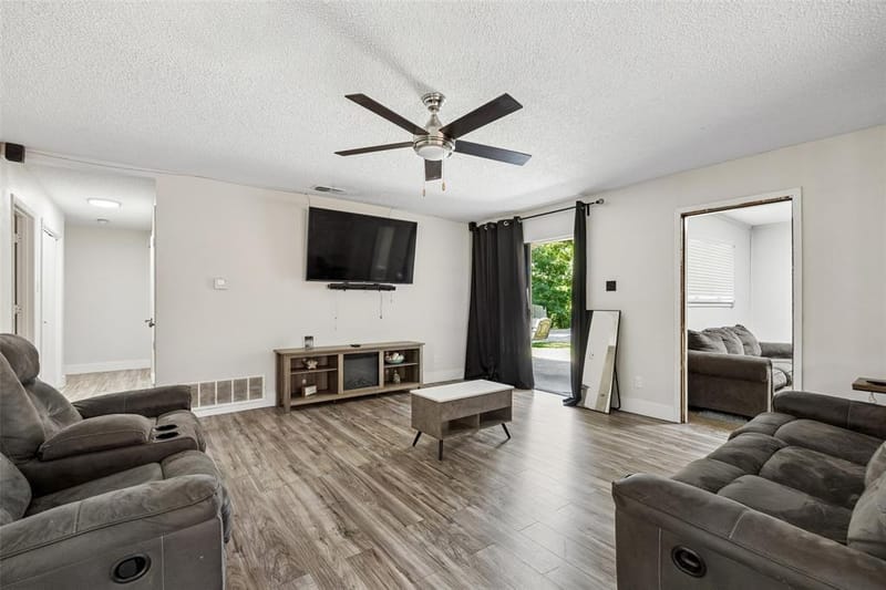 1047 Westlake Drive, DeSoto TX 75115 - Photo 5