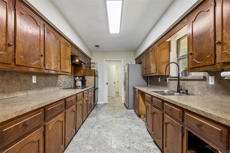 1047 Westlake Drive, DeSoto TX 75115 - Photo 9
