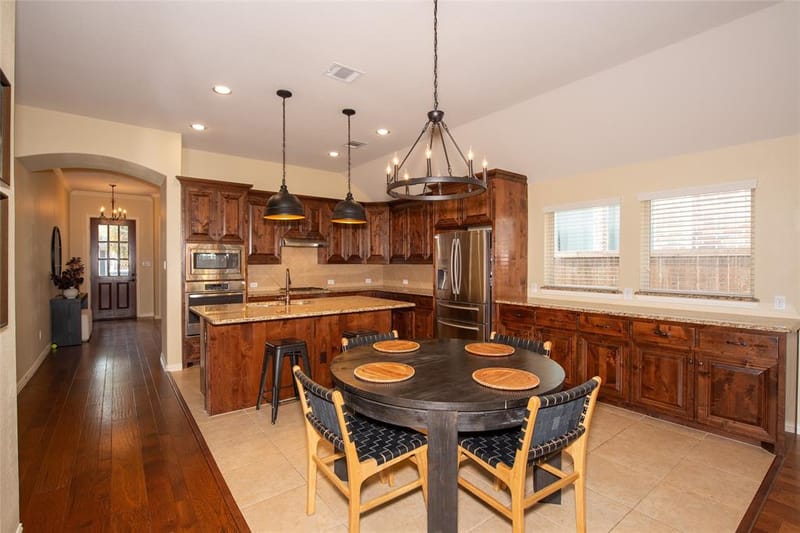 617 Rawlins Lane, Fort Worth TX 76131 - Photo 9