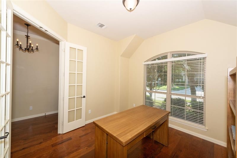 617 Rawlins Lane, Fort Worth TX 76131 - Photo 8