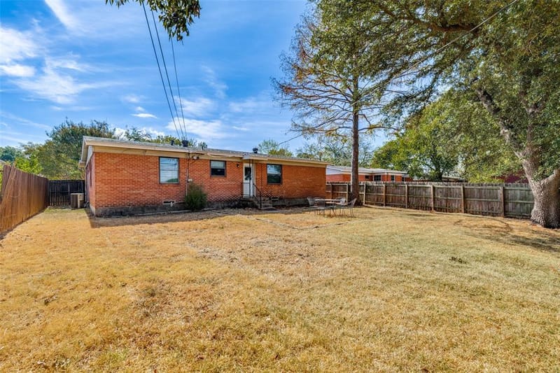 10927 Dunaway Drive, Dallas TX 75228 - Photo 17