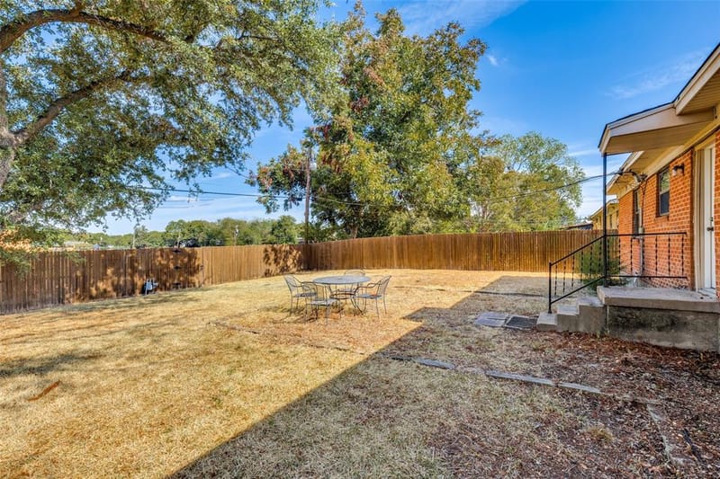 10927 Dunaway Drive, Dallas TX 75228 - Photo 16