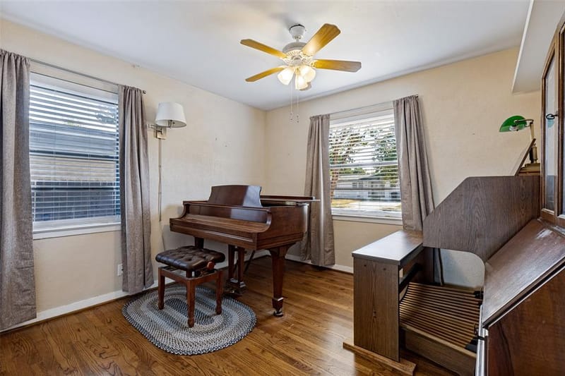 10927 Dunaway Drive, Dallas TX 75228 - Photo 12