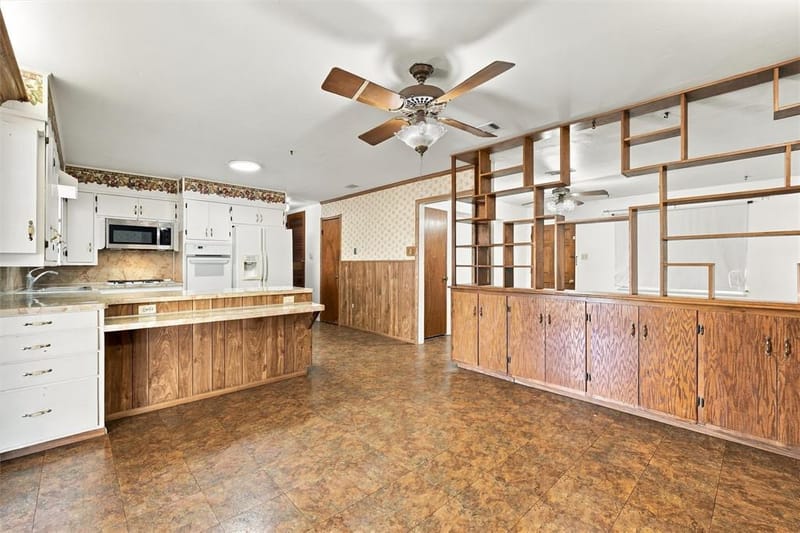 207 Cresthill Drive, Lacy Lakeview TX 76705 - Photo 4