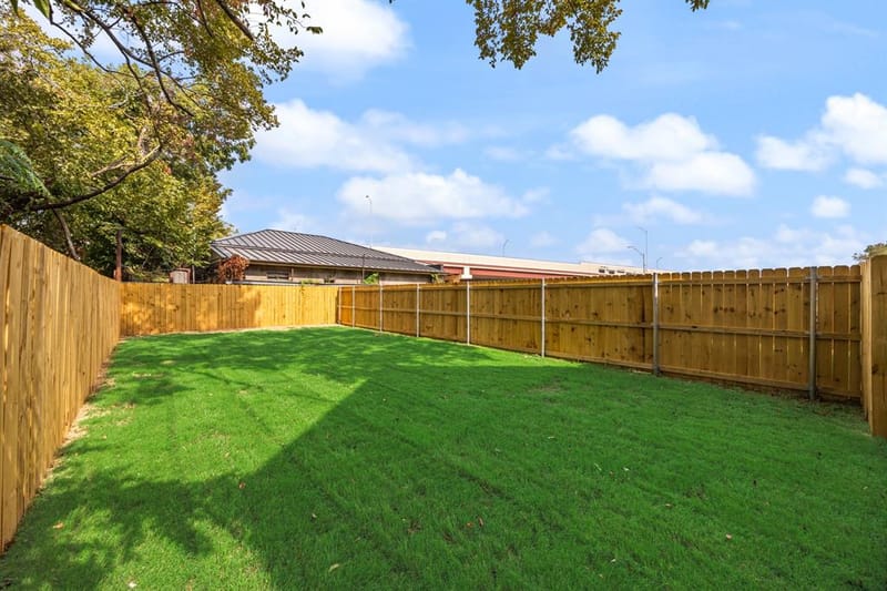 1641 Faye Street, Dallas TX 75215 - Photo 25