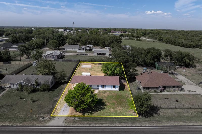 614 E FM 272, Celeste TX 75423