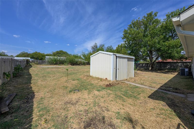 614 E FM 272, Celeste TX 75423 - Photo 20
